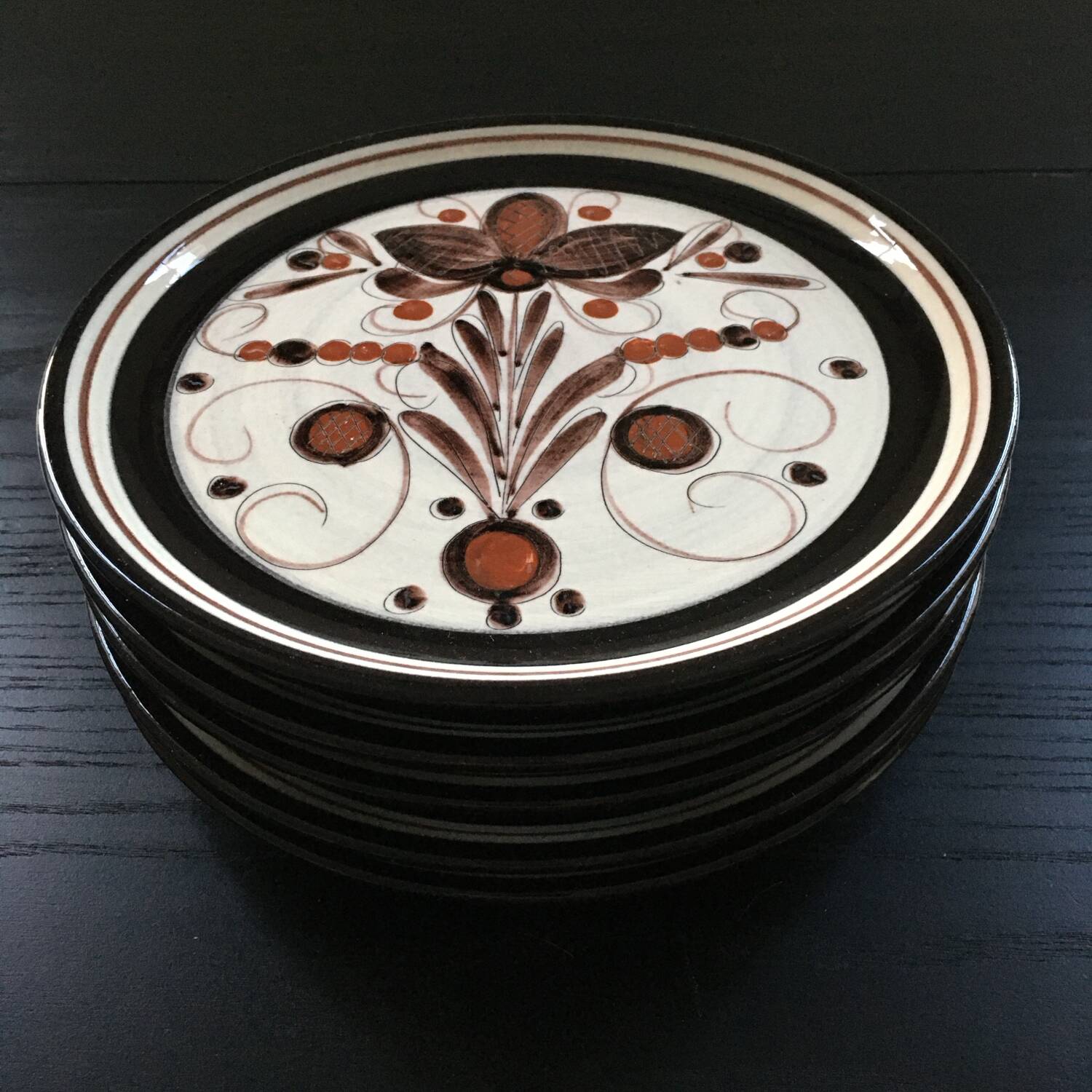 Serie de 5 assiettes signées