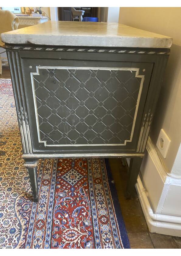 18th century chest of drawers