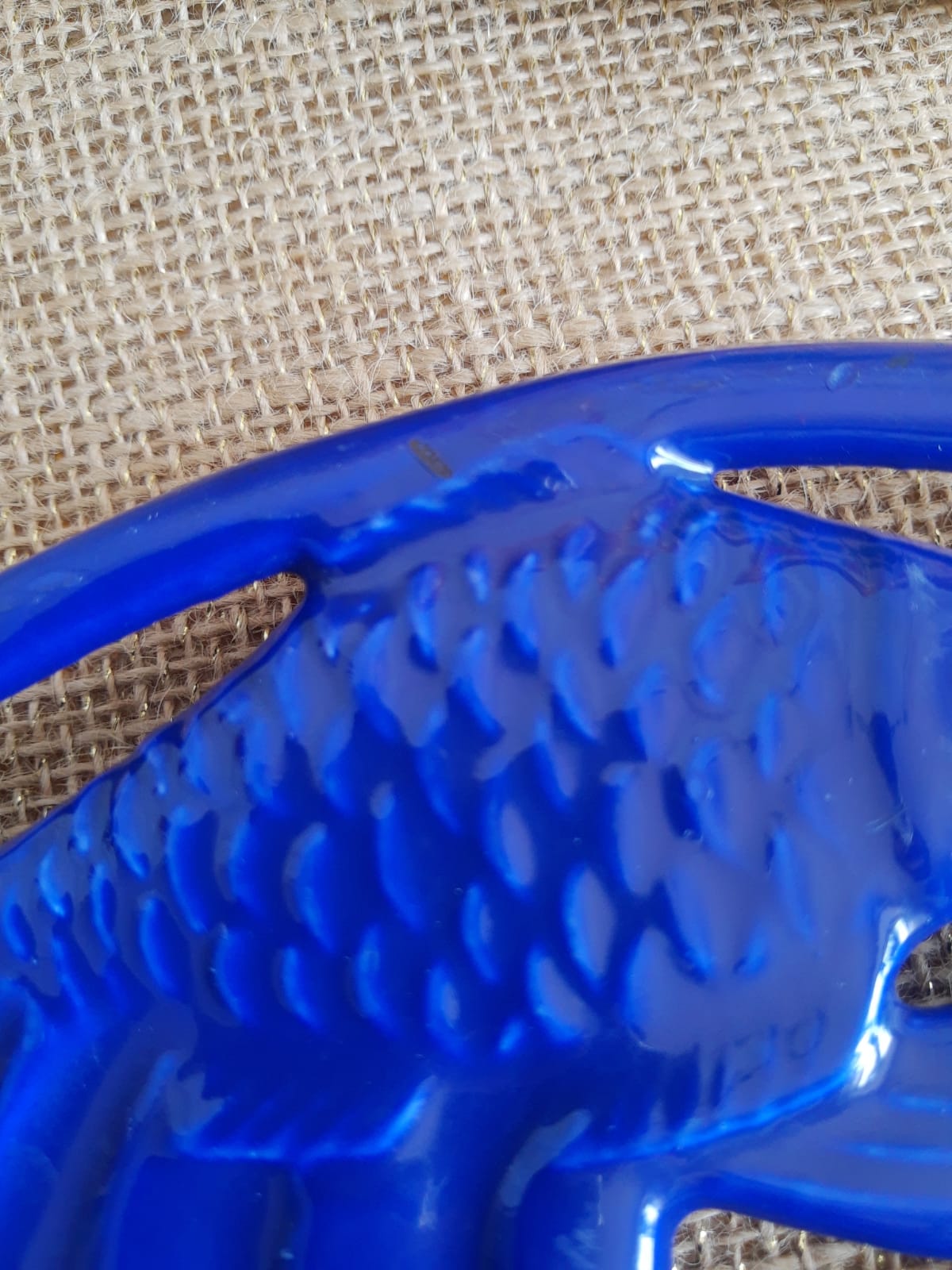 Cast iron underside fish patterns - Vintage