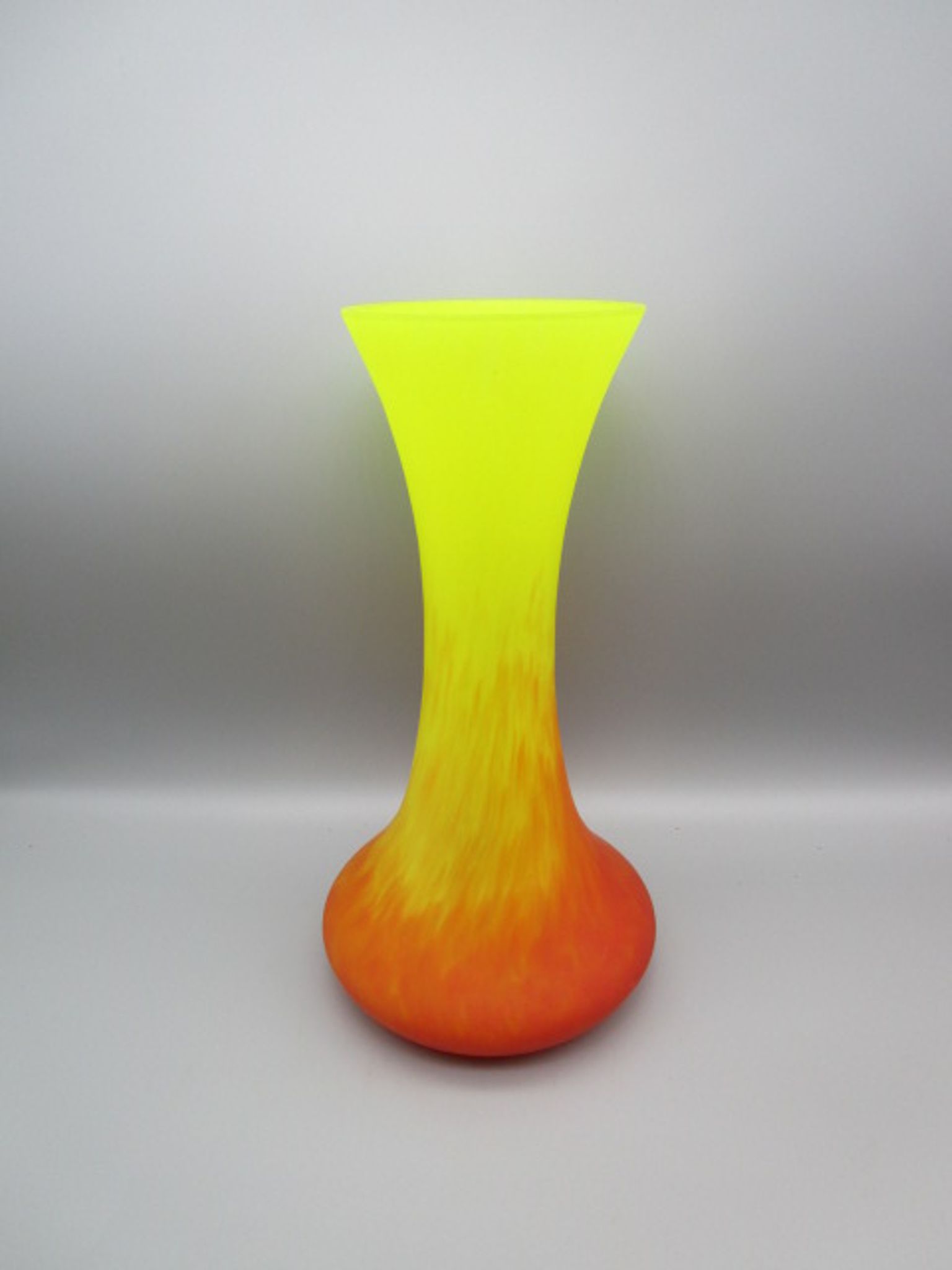 Vase en pate de verre