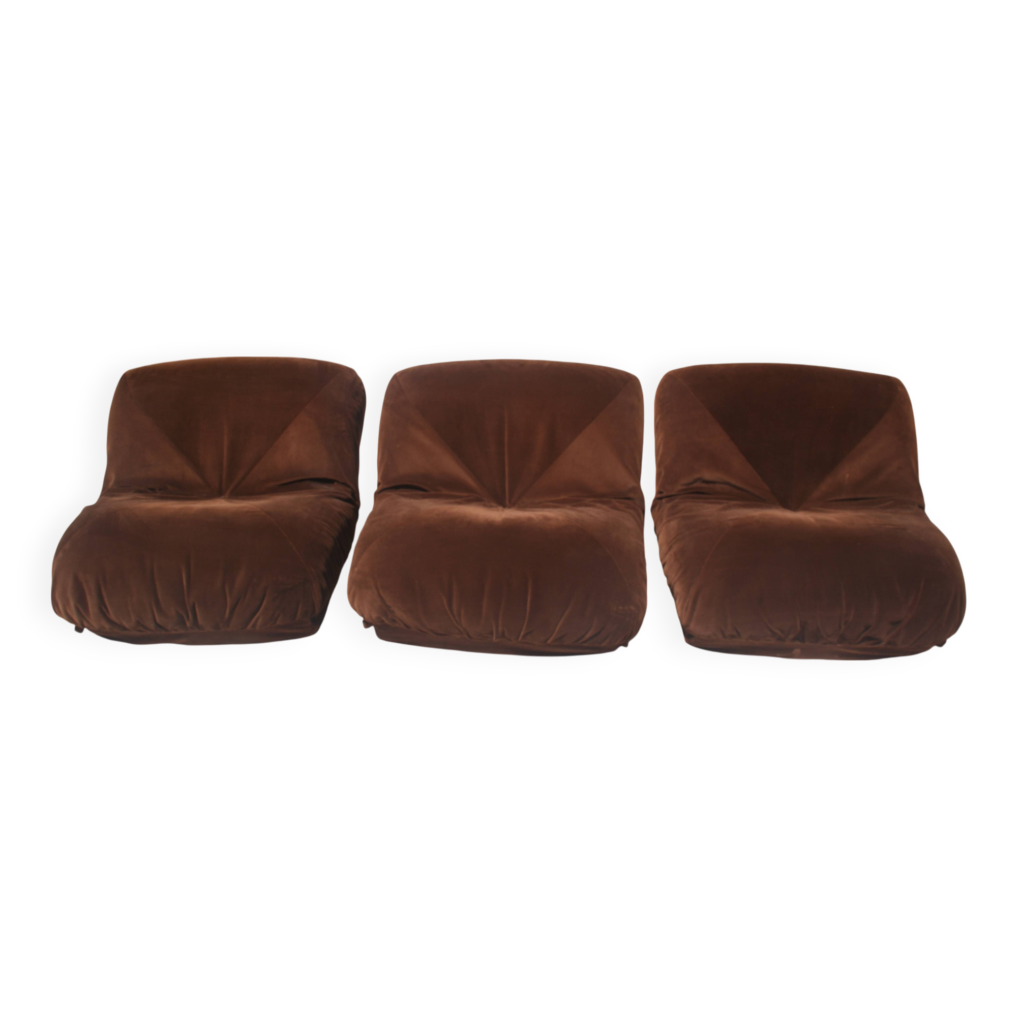 Set of 3 airborne "potato" fire chairs