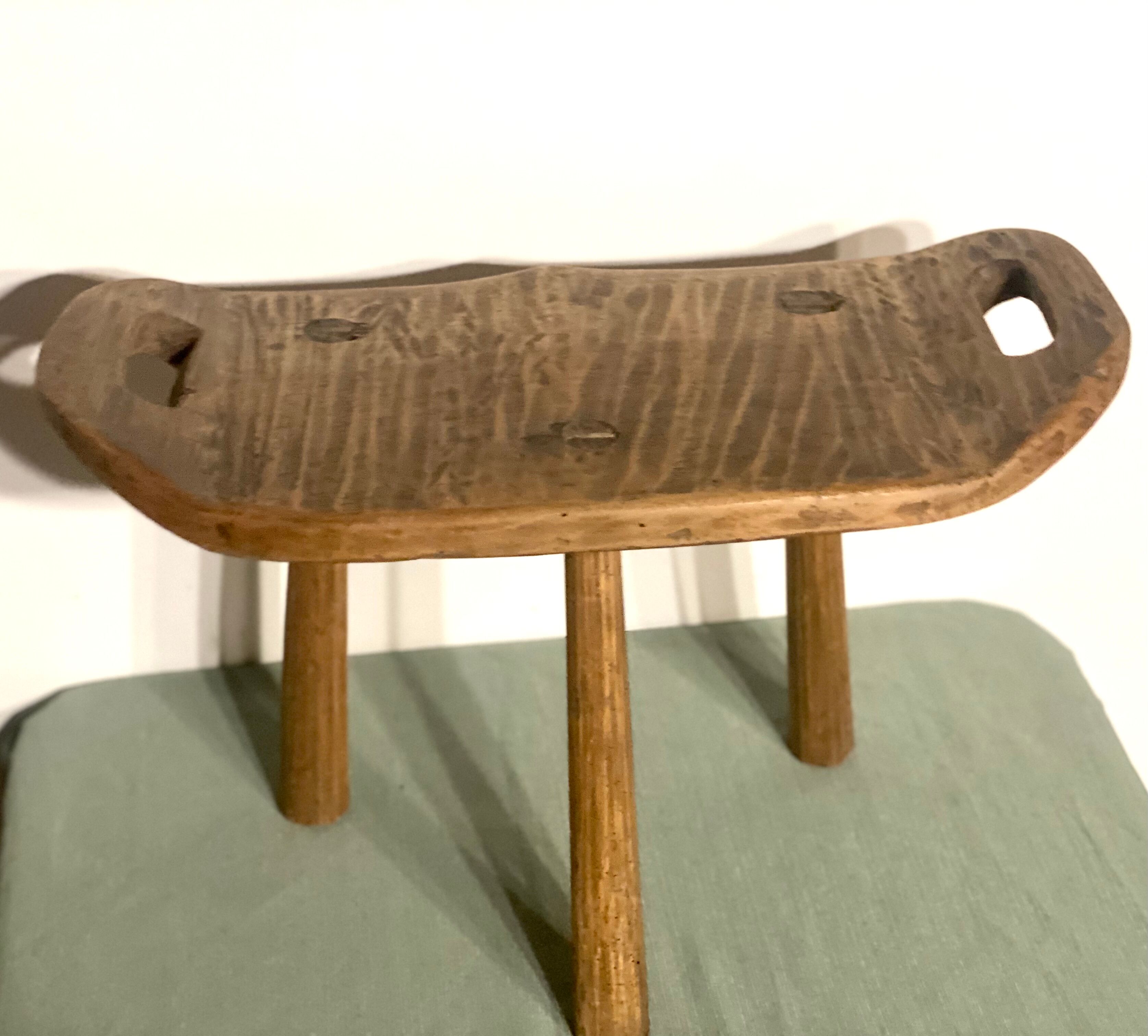 Tripod milking stool