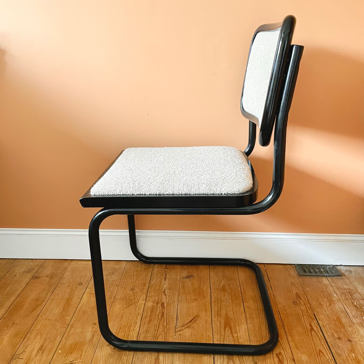 B32 chair