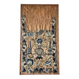 China, embroidered silk panel with vase and flowers decoration, early 19th century