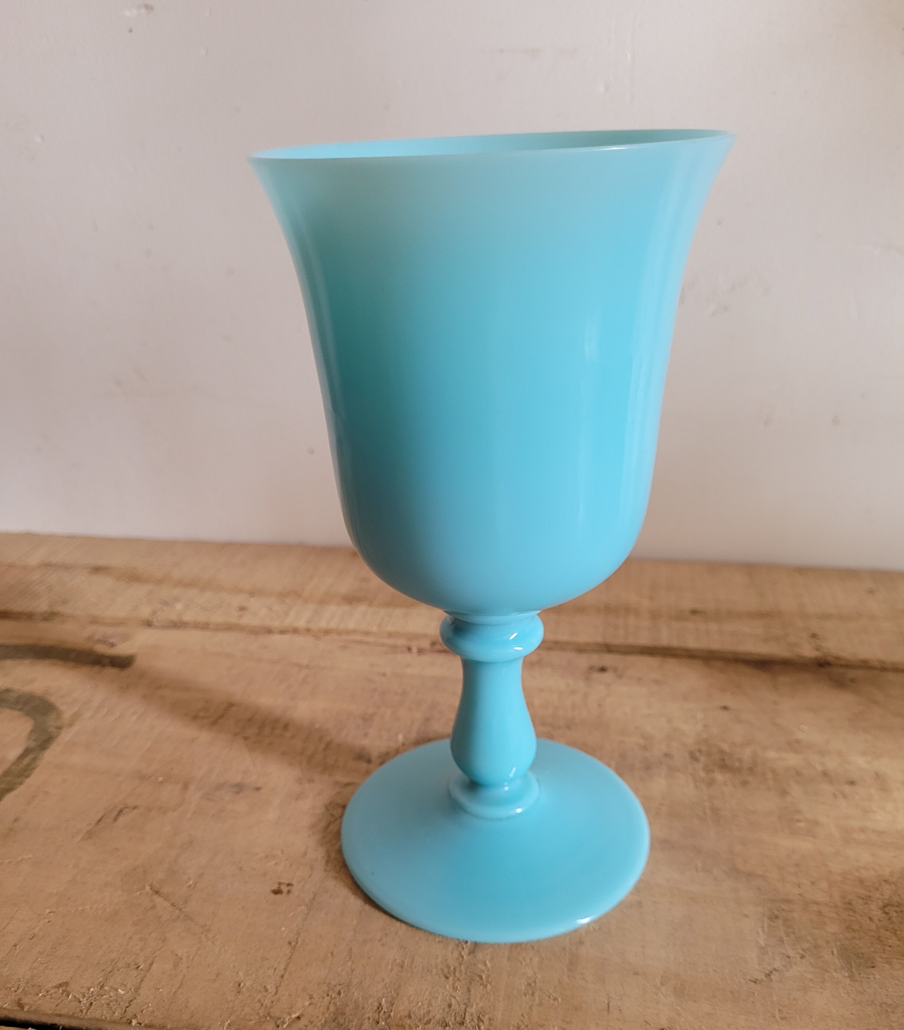 Opaline chalice of Blue Portieux