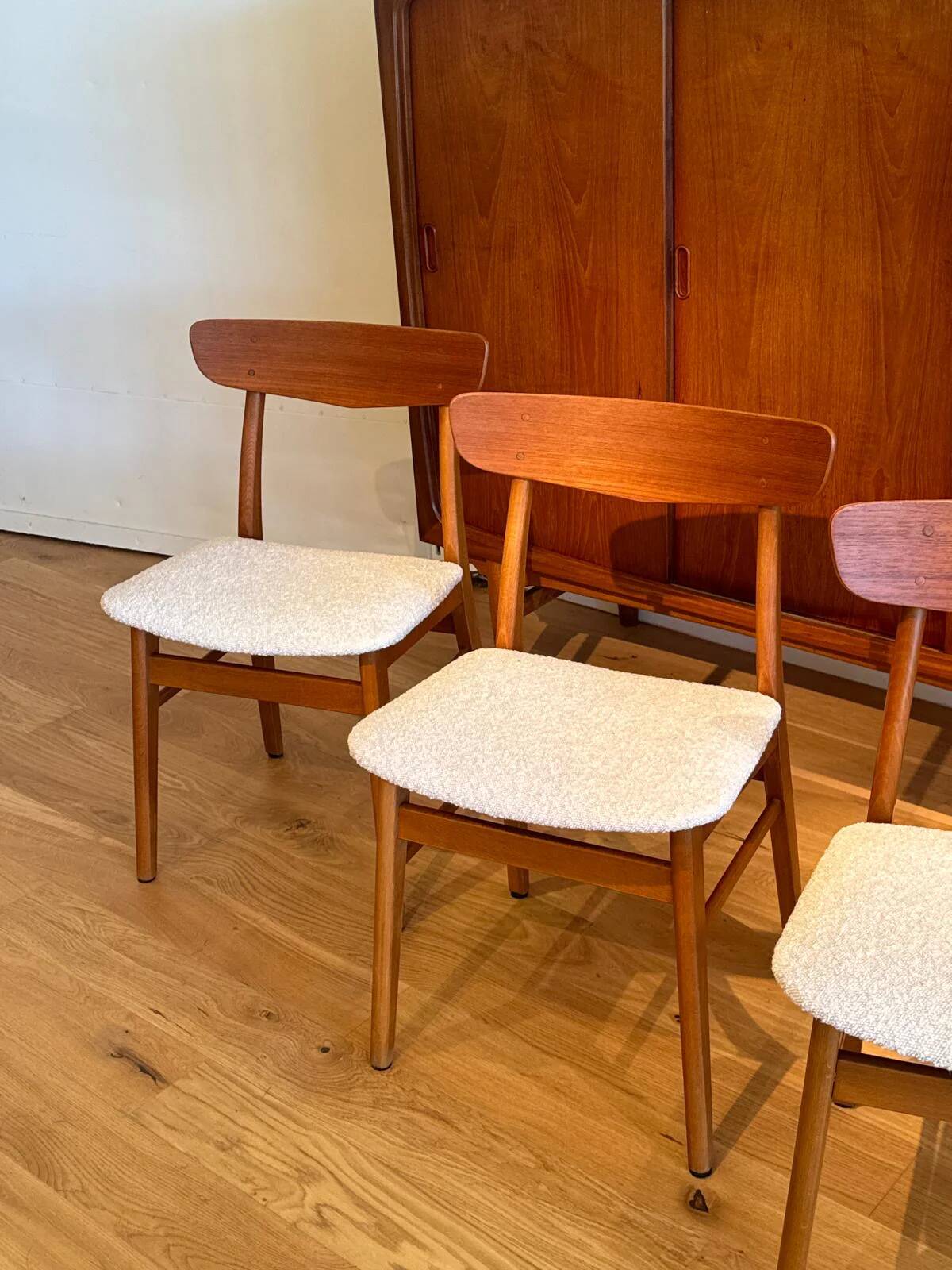 4 vintage Scandinavian "Freya" chairs in natural linen boucle.