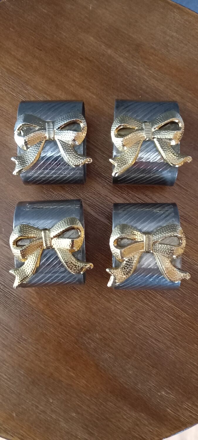 Set of 4 napkin holders