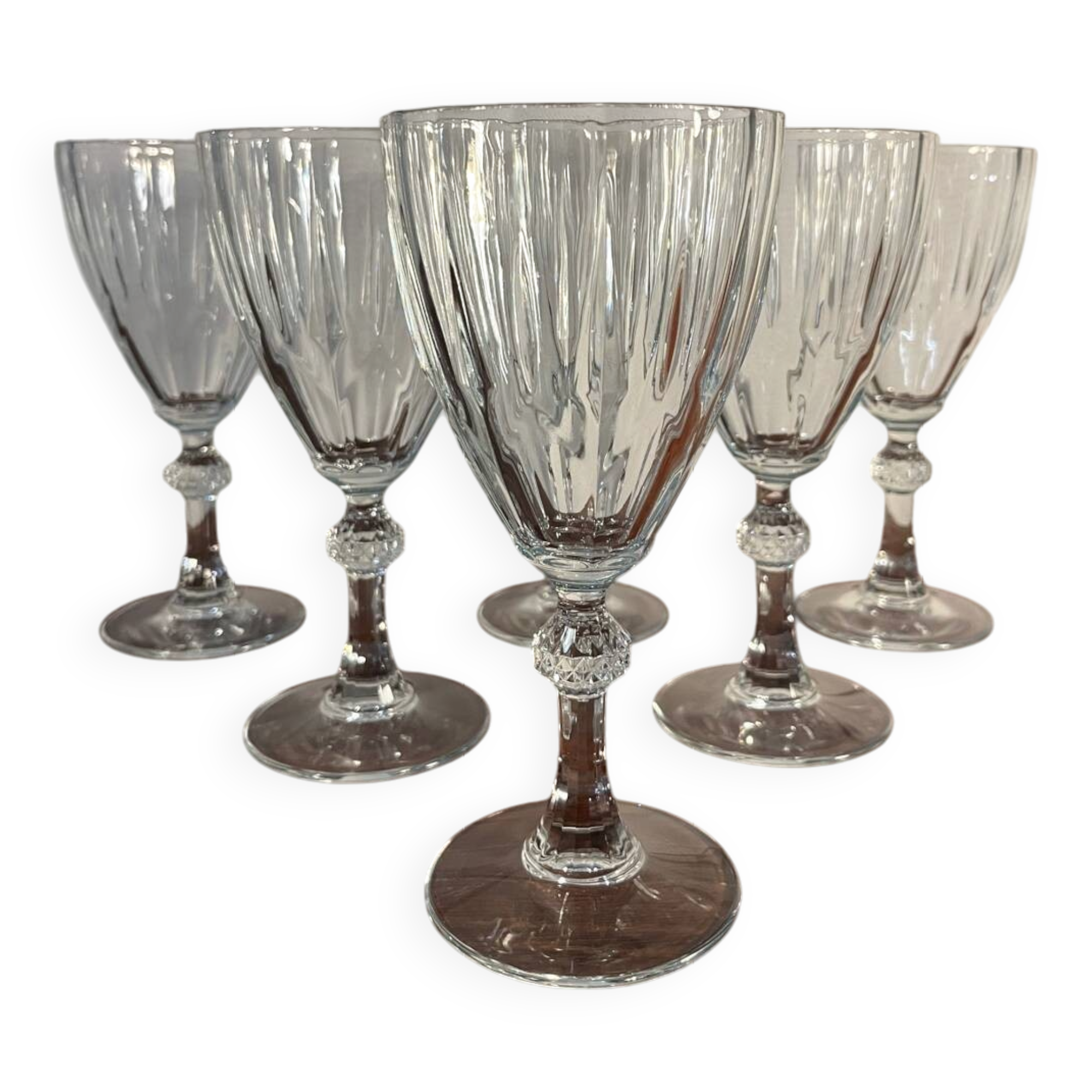 Wine water stemmed glass with chiseled decoration
