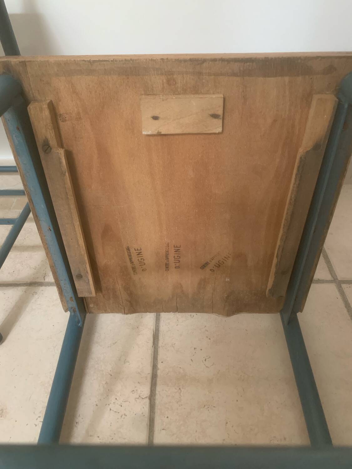 Paire de chaises, chevets d’internat vintage