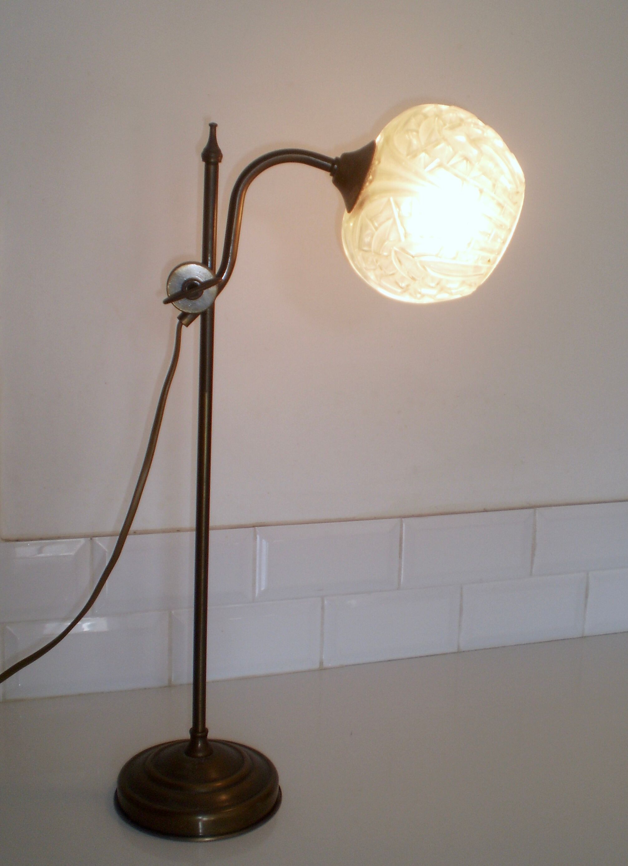 Articulated with glass lamp