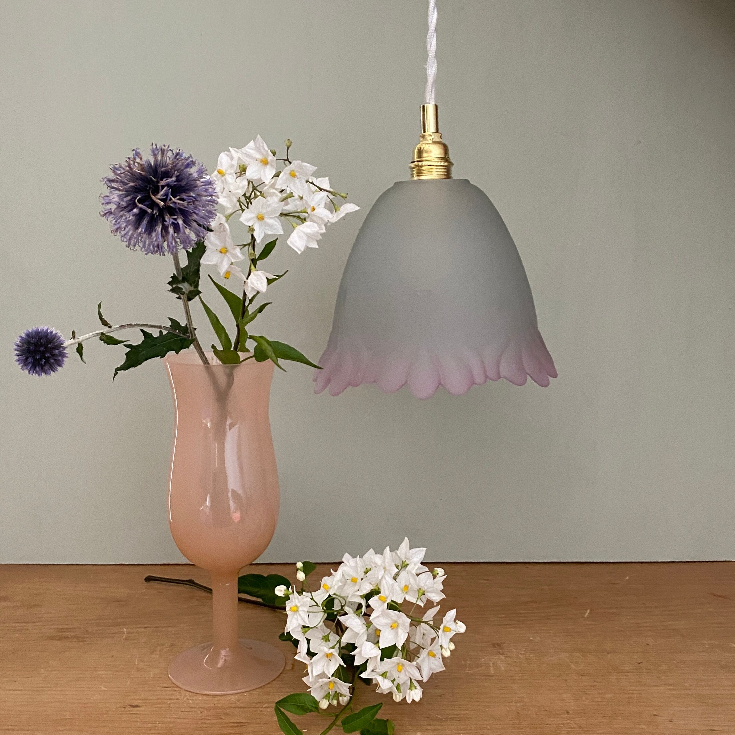 Vintage tulip suspension in frosted glass half white half pink