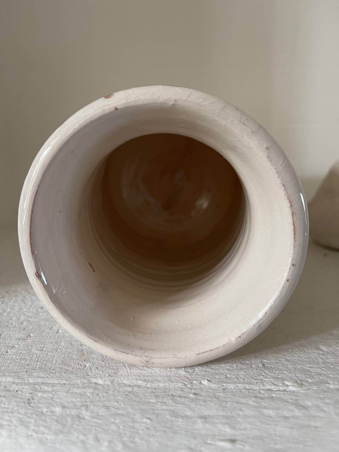 Cracked ceramic vase after Jean Besnard