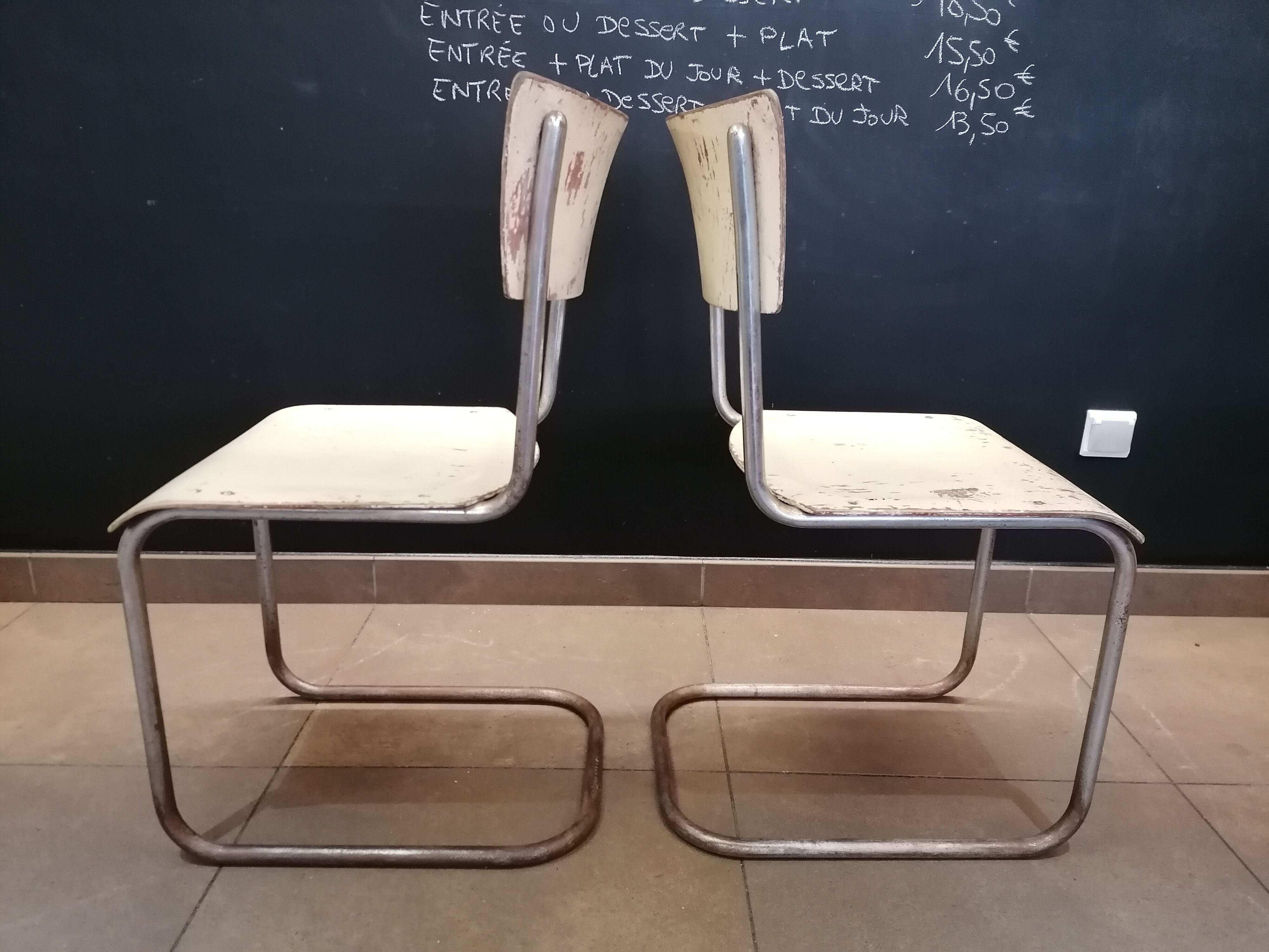 Paire de chaises en porte à faux Mart Stam, Tchécoslovaquie, années 60