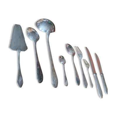 Ménagère avec son coffret d'origine en métal argenté Maison St Médard orfèvres vers 1950