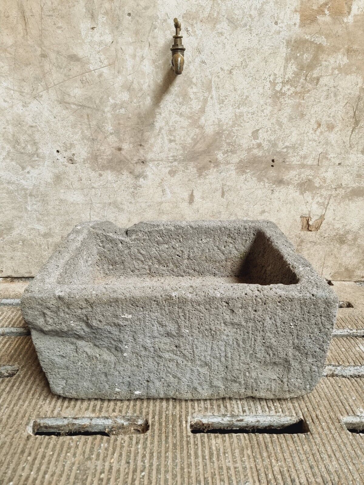 Sink stone trough