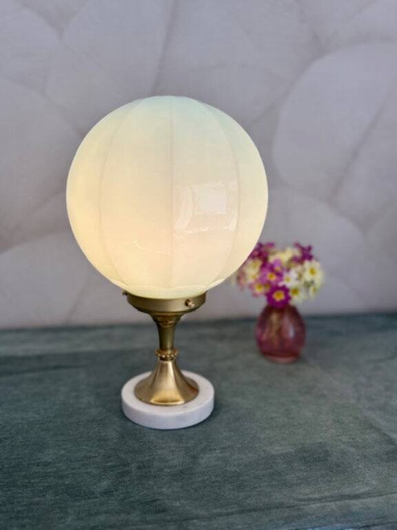 Lampe art déco 1930 avec globe en opaline bleu
