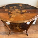 Pedestal table
