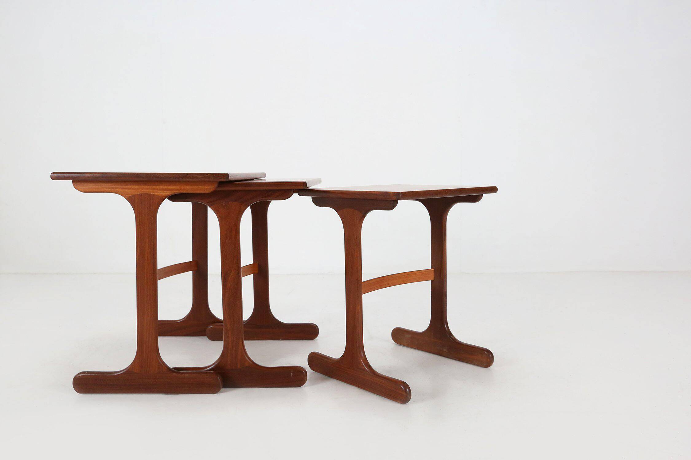 Set of 3 teak wood nesting tables by G-Plan, 1970s, UK ca. 1970