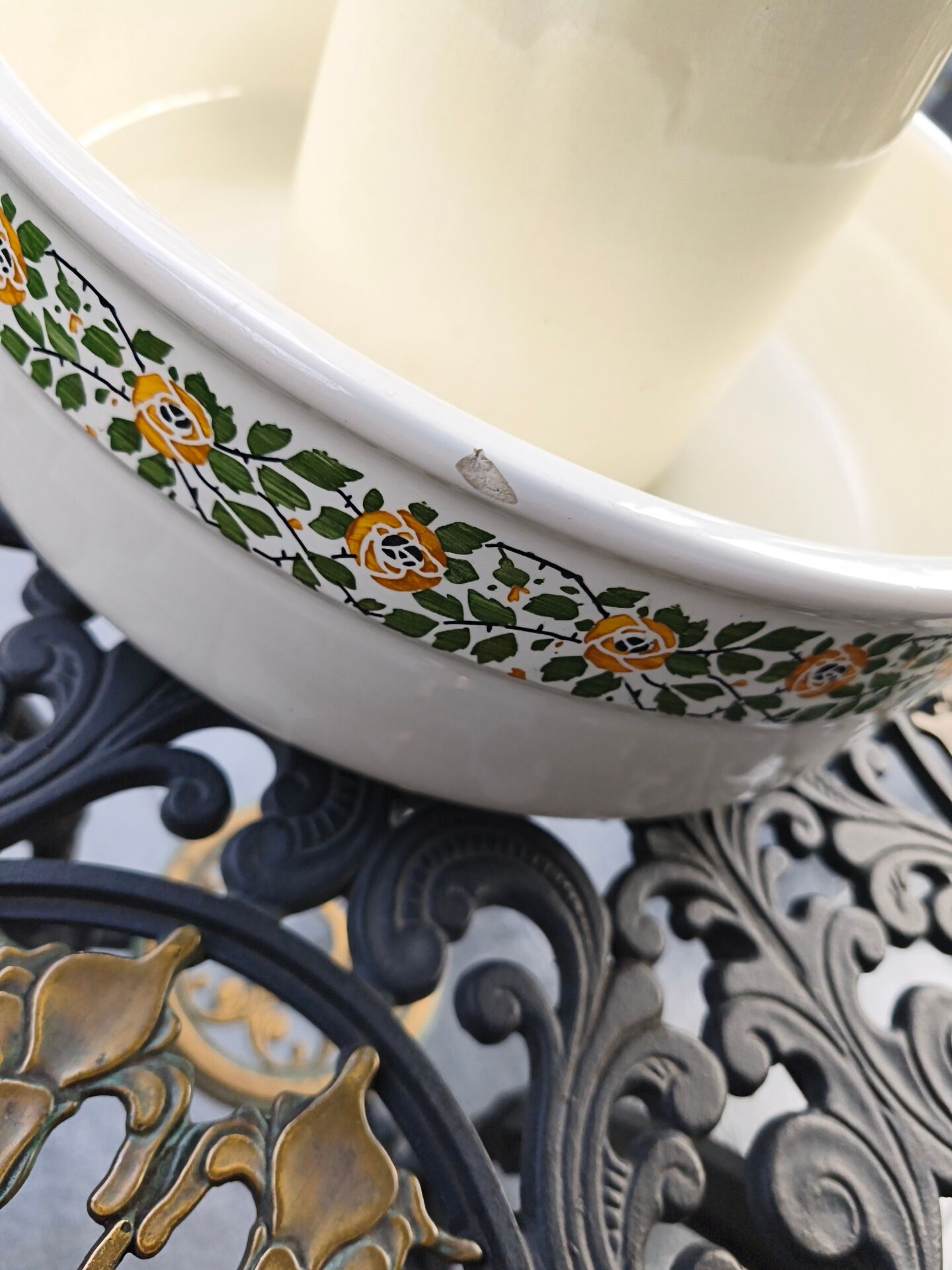 Vintage toilet set in Villeroy & Boch earthenware (1920-1931)
