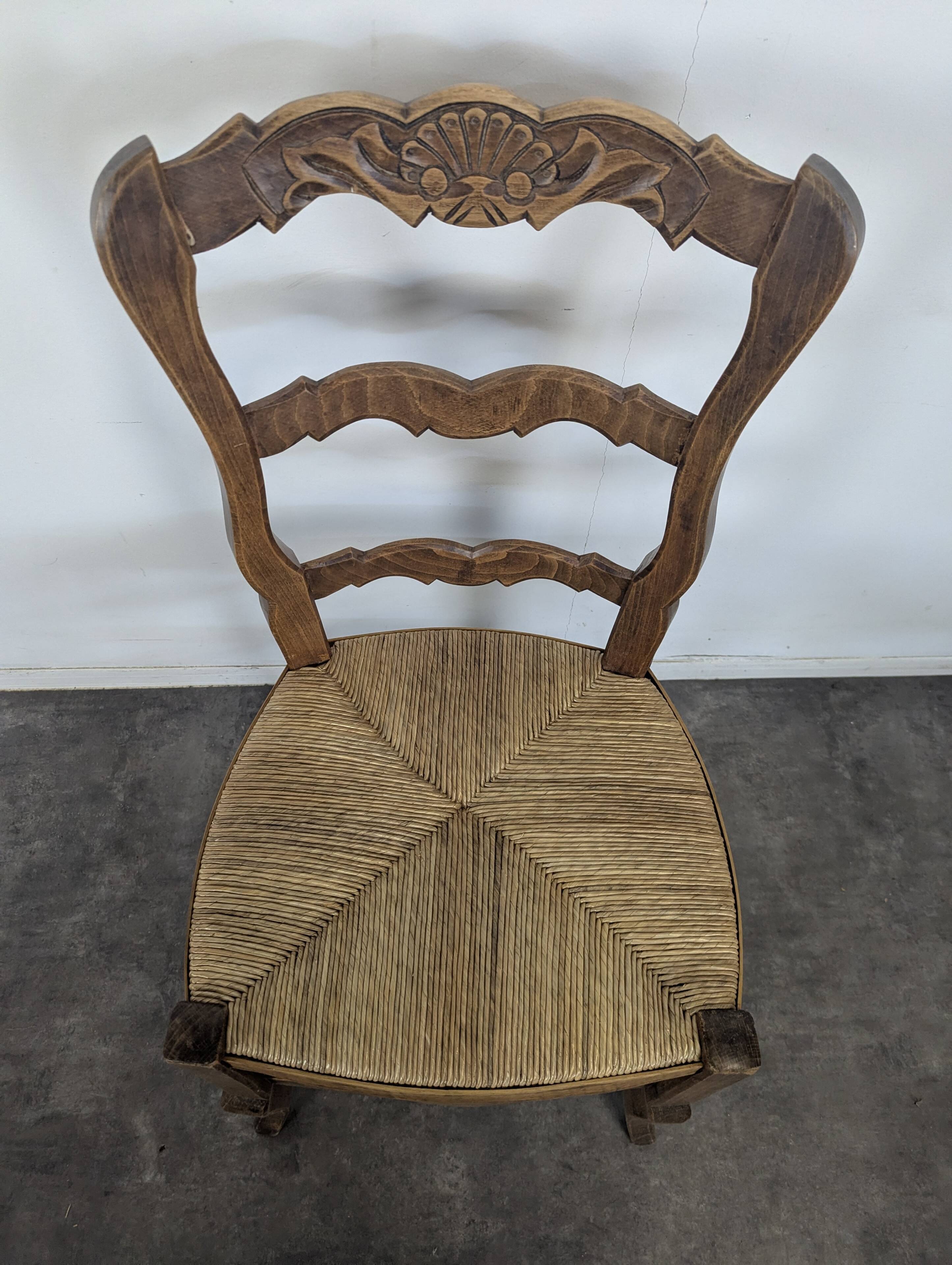 Serie de 4 chaises paillées de style Louis XV