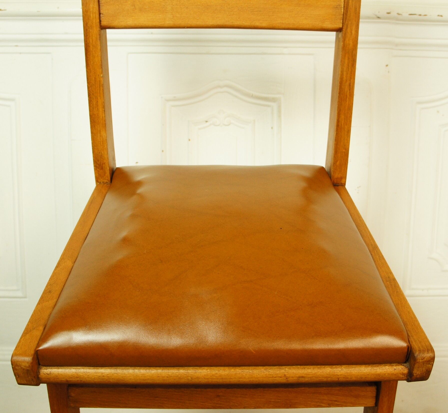 Chair feet compass reconstruction