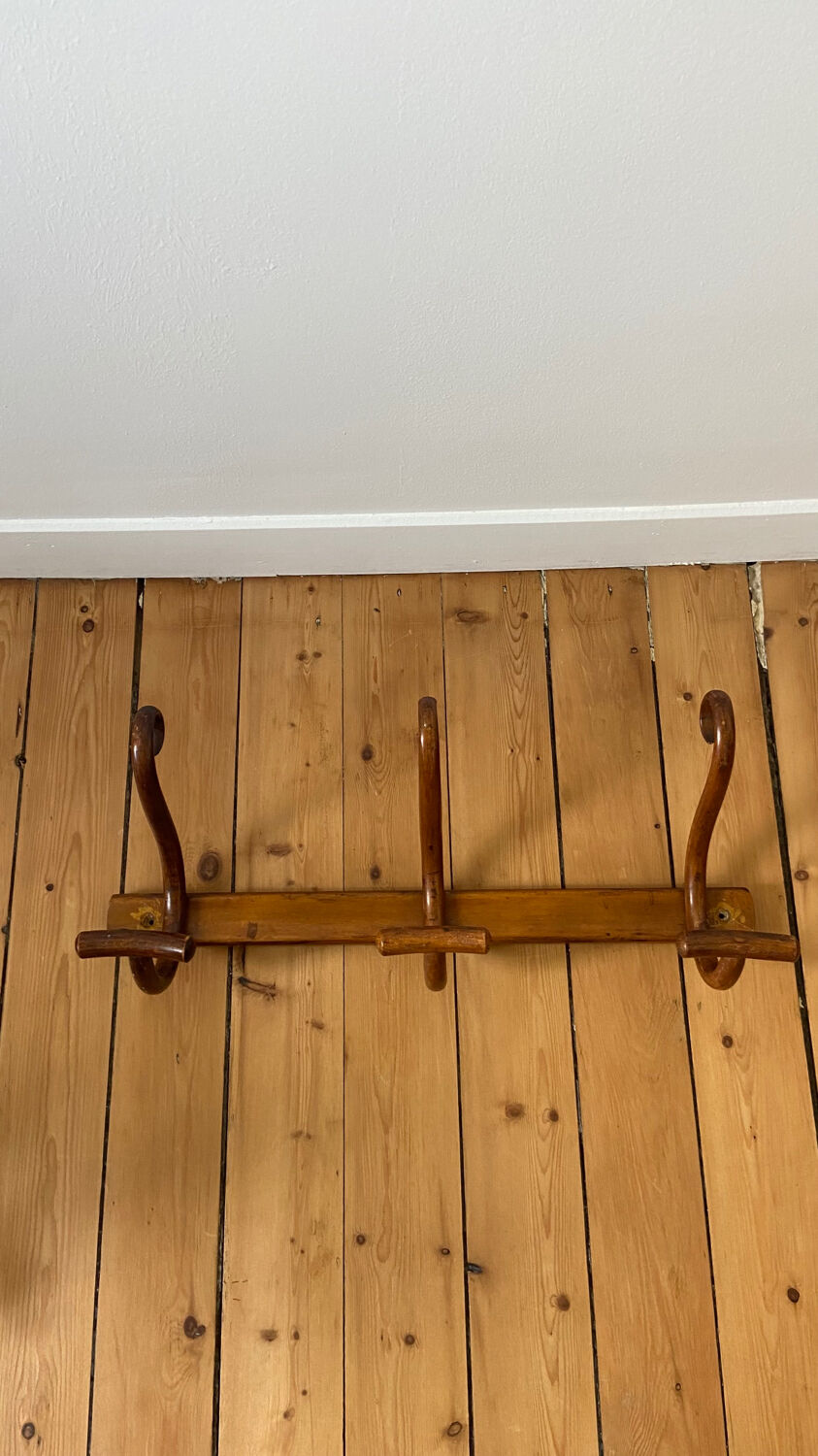 Thonet curved wood wall coat rack with 3 hooks, late 19th century