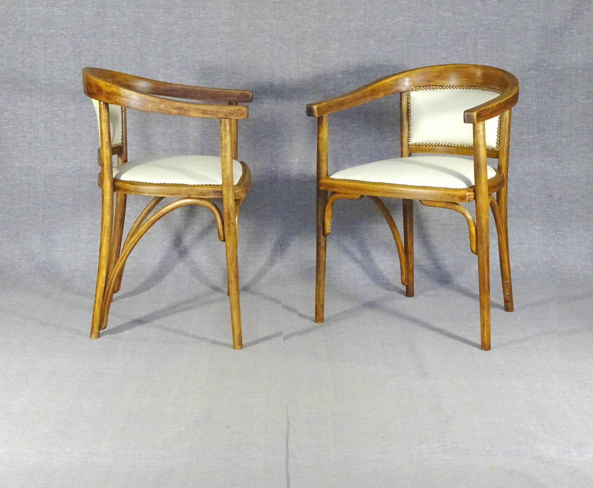 Two Fischel Art Deco armchairs upholstered in cream leather - 1925 - No Thonet