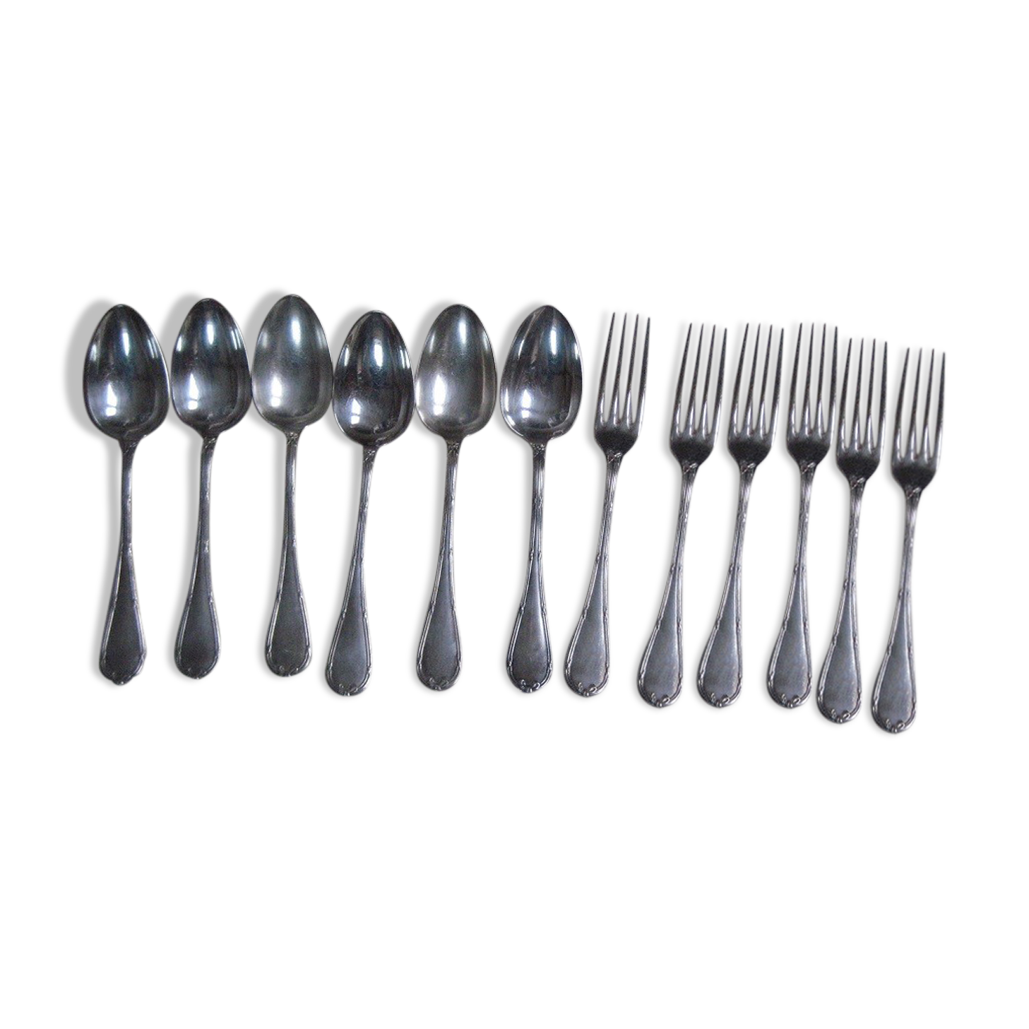 Christofle twelve large covers, model ribbons