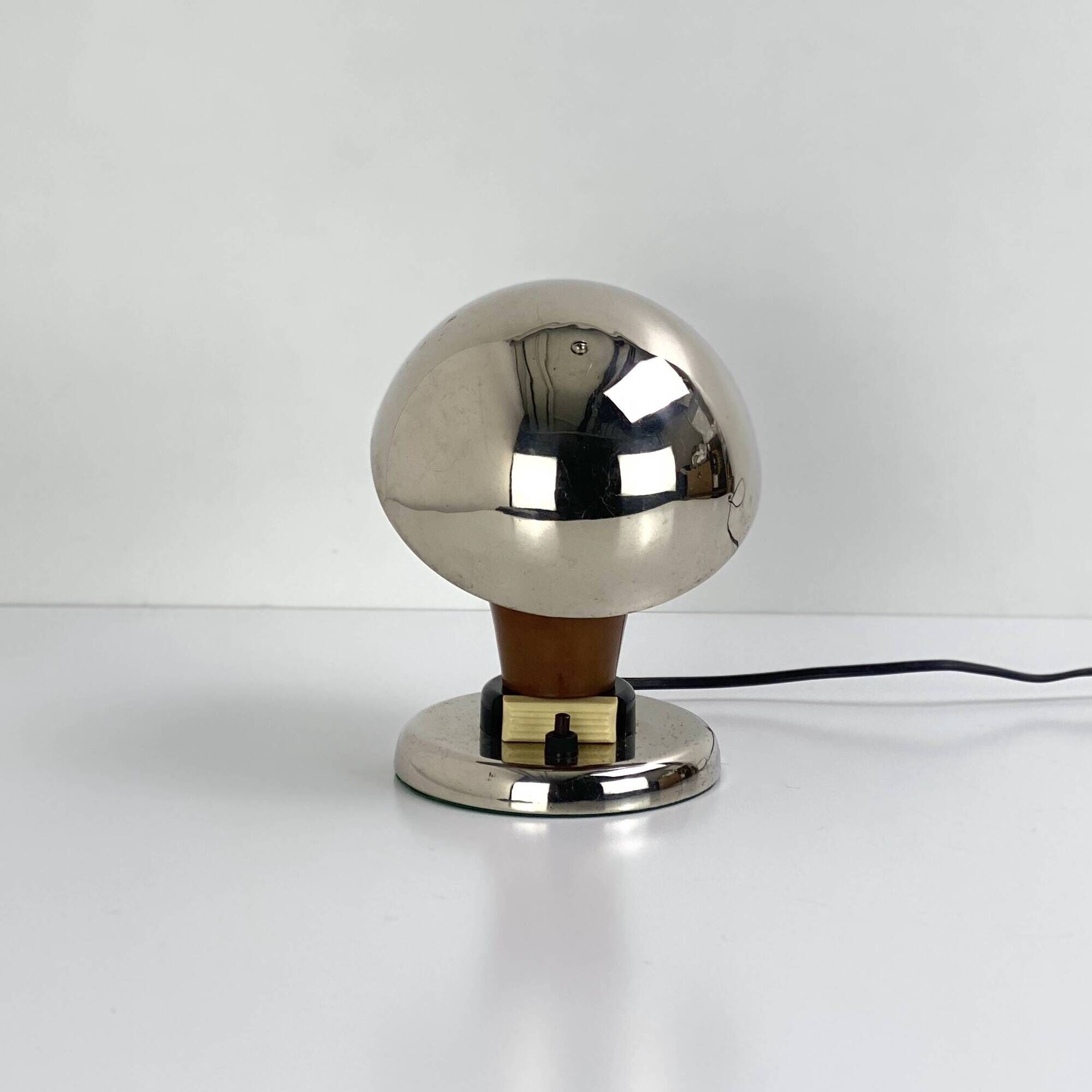 Vintage Bauhaus bedside lamp in brown bakelite and chrome, 1930s
