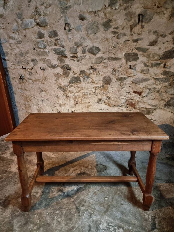 Table de ferme française ancienne en chêne et noyer (1780–1830)