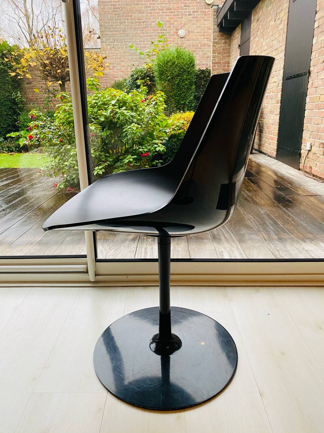 Flow 0526 black chair - MDF Italia - Jean-Marie Massaud