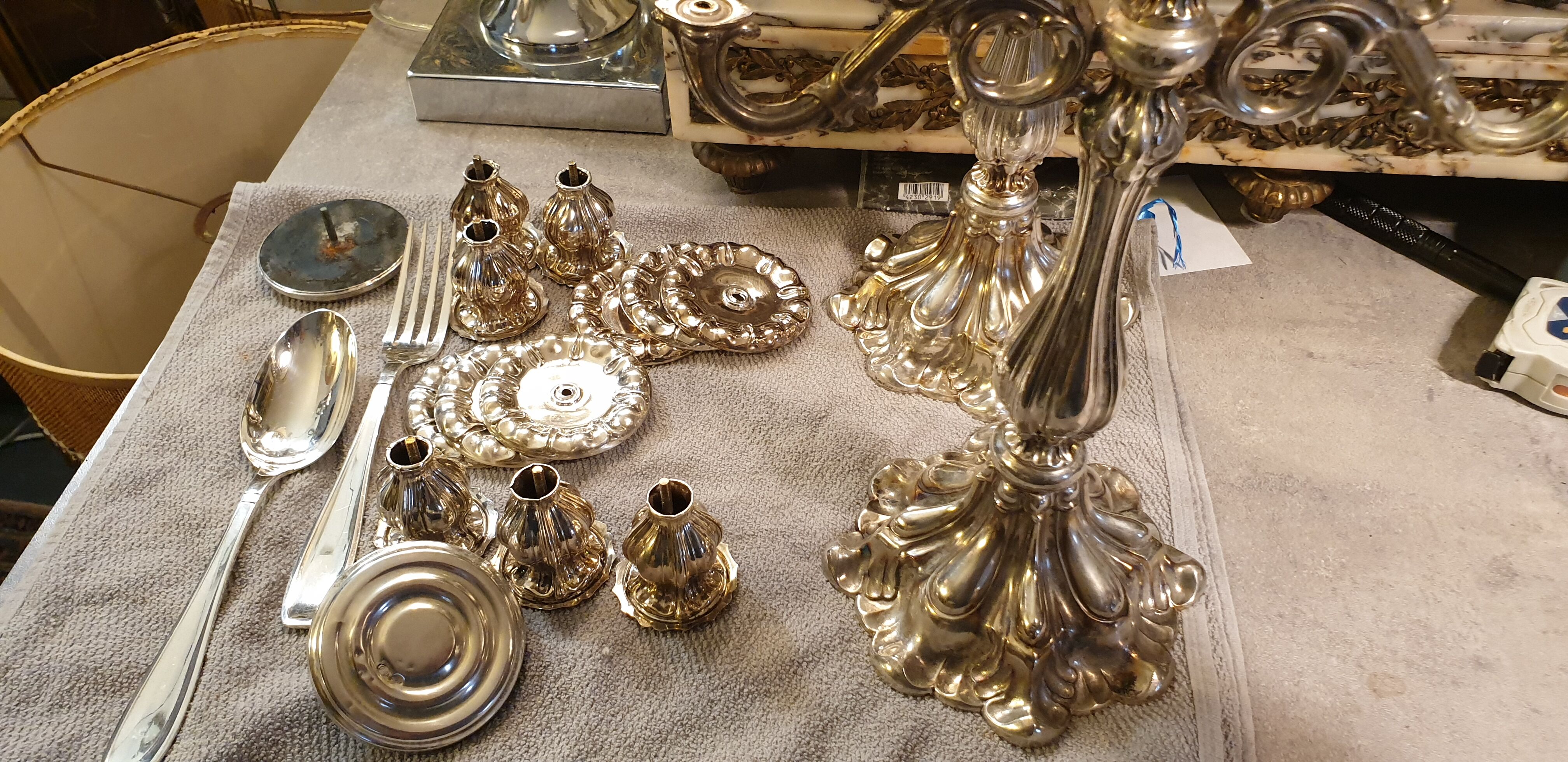 Pair of silver candlesticks 800