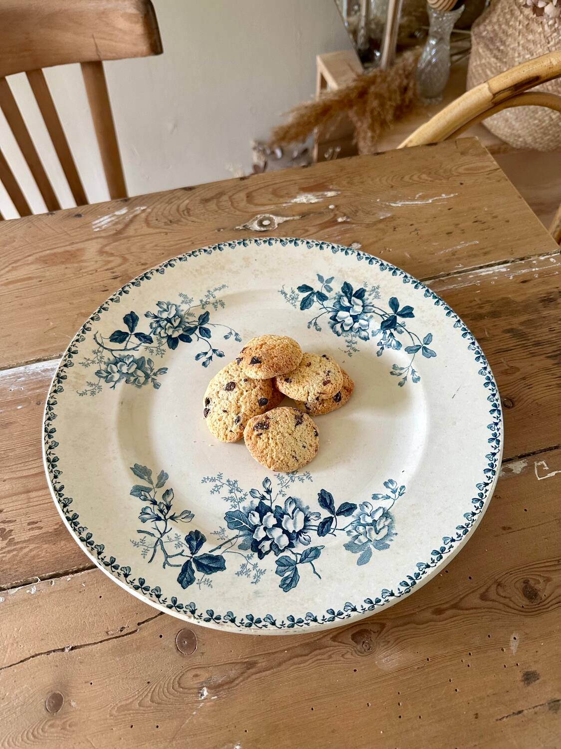 Round dish Saint Amand and Hamage Nord, Acacia model