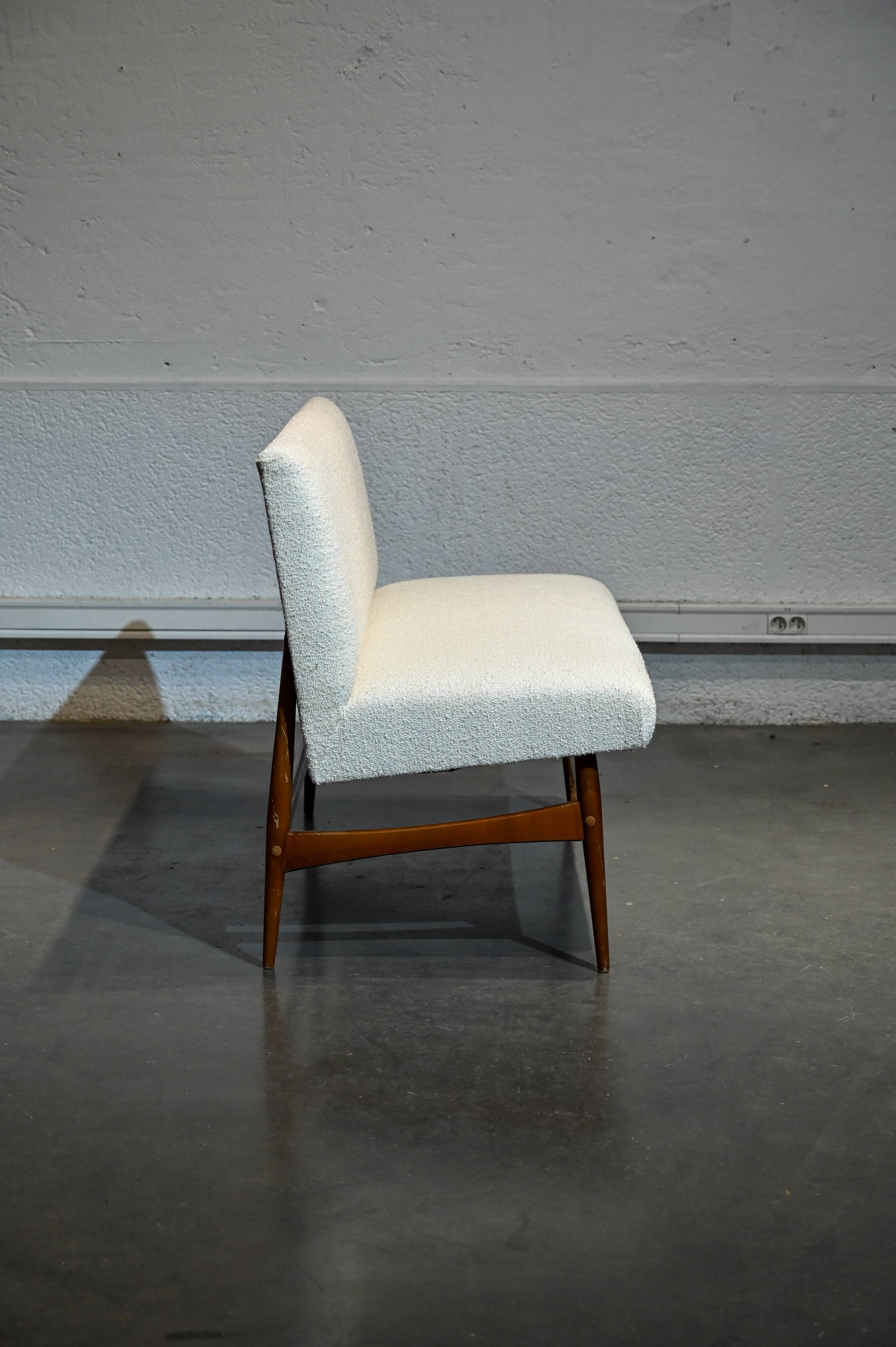 Scandinavian bench