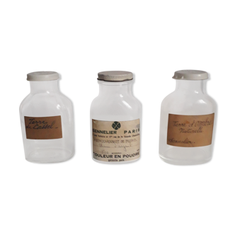 Pigment vials 60 years