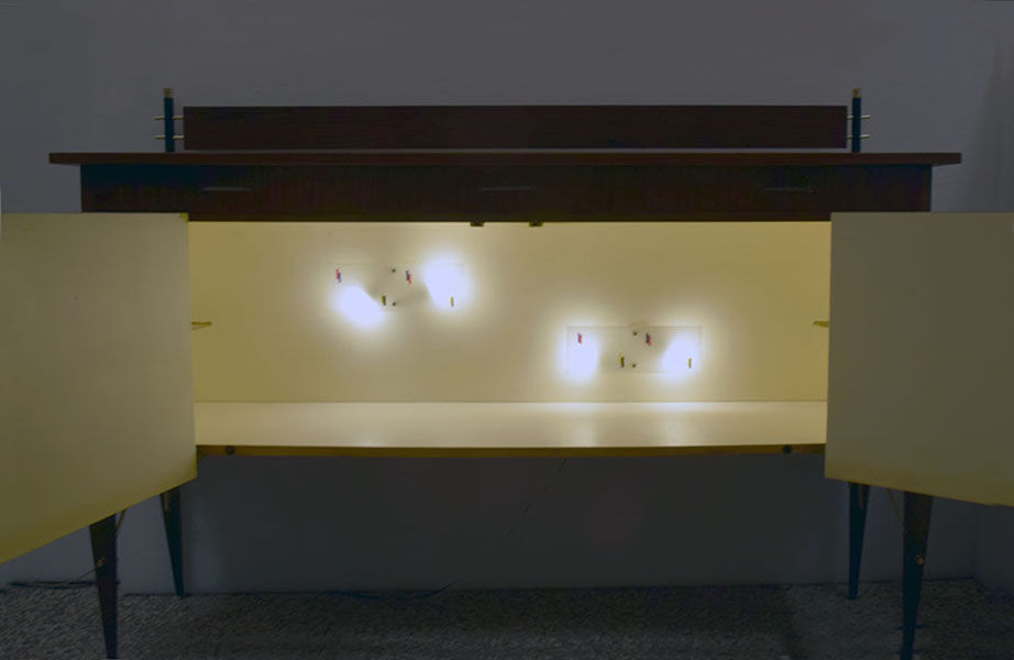 Mid-century decorated sideboard with internal lighting by Società Italiana Compensati Curvati