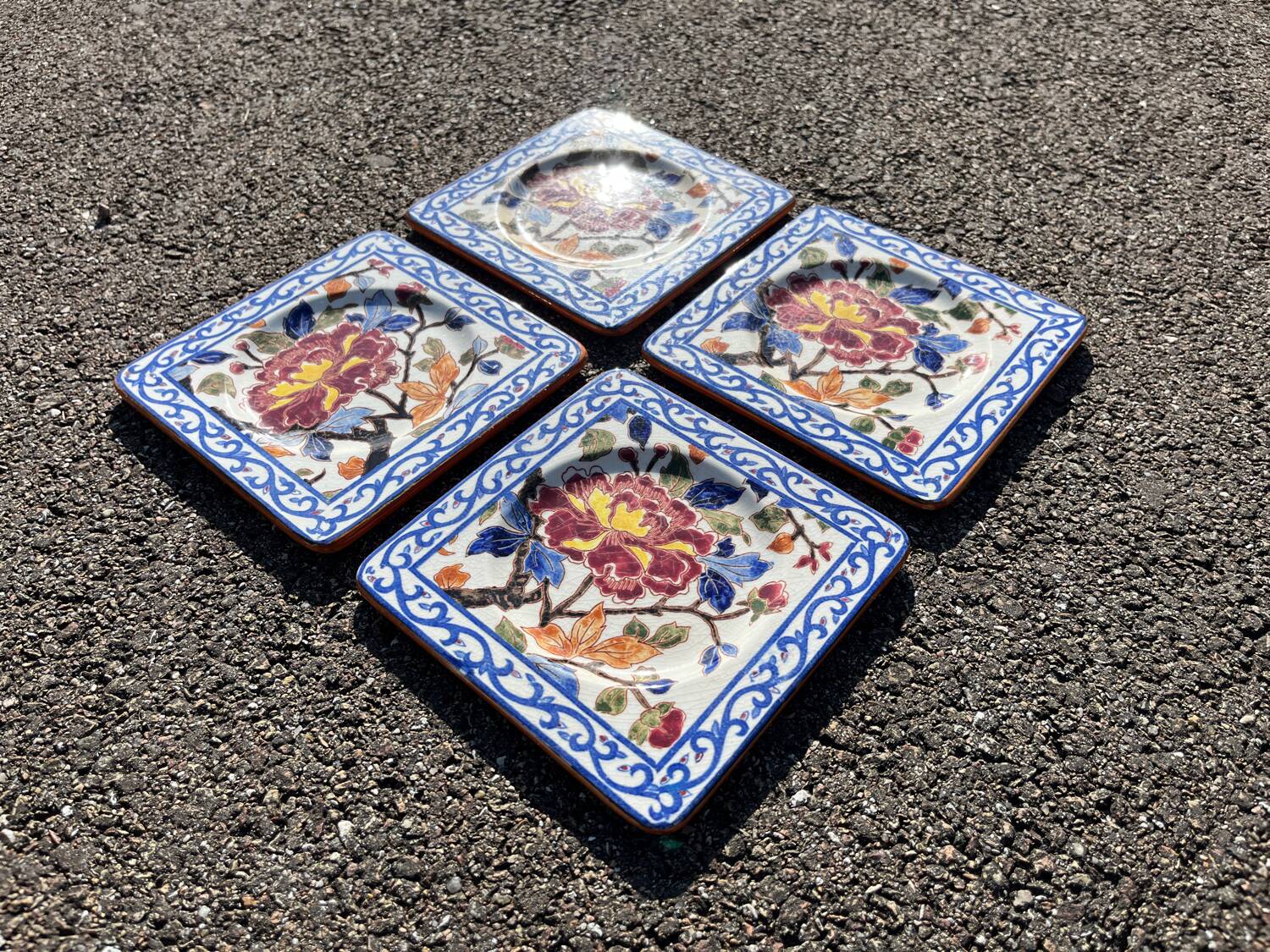 Set of 4 Gien earthenware cake dessert plates with peony decoration