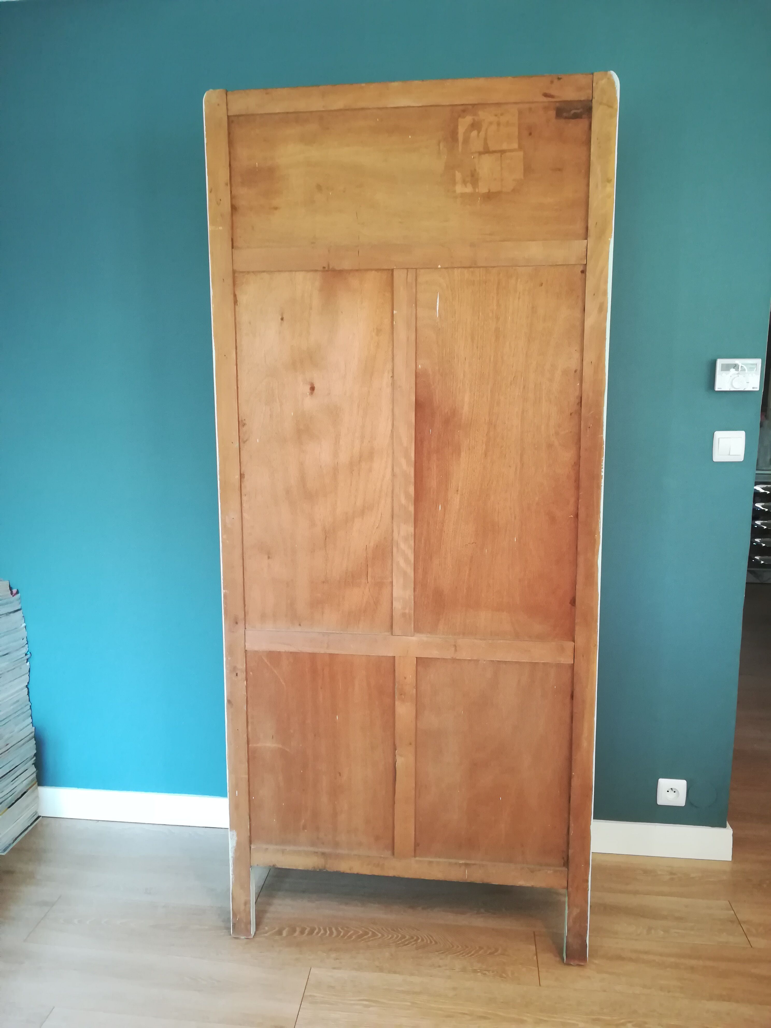 Parisien wardrobe 30 years