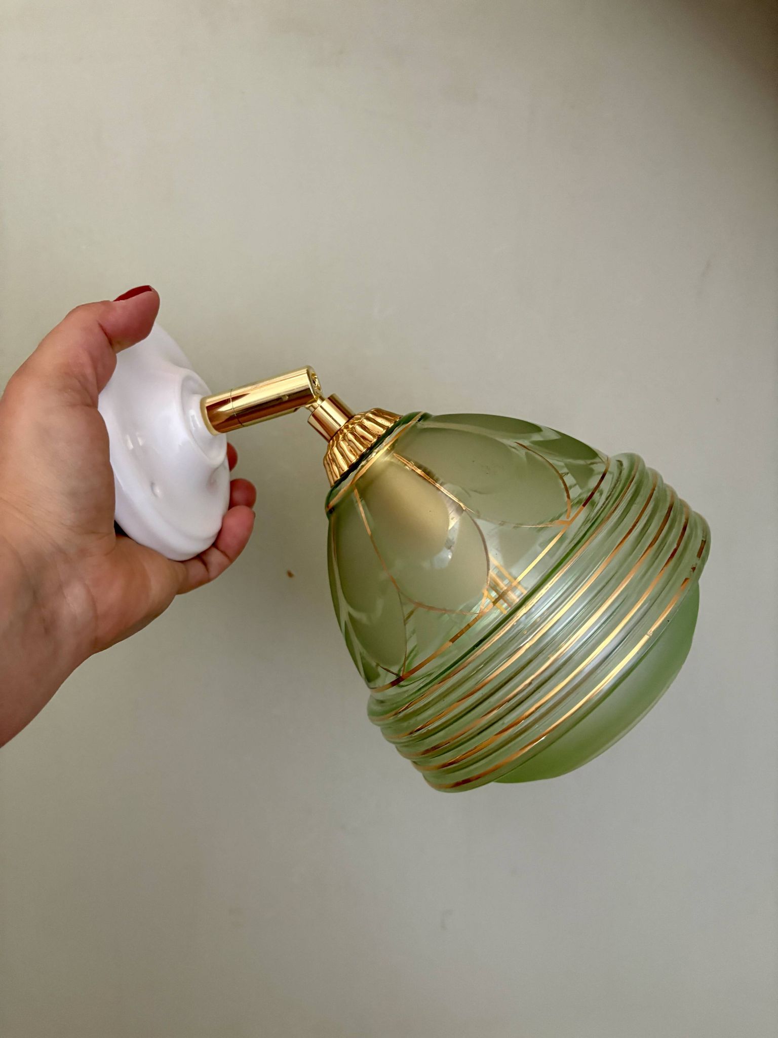 Vintage art deco tulip wall lamp in green and gold glass