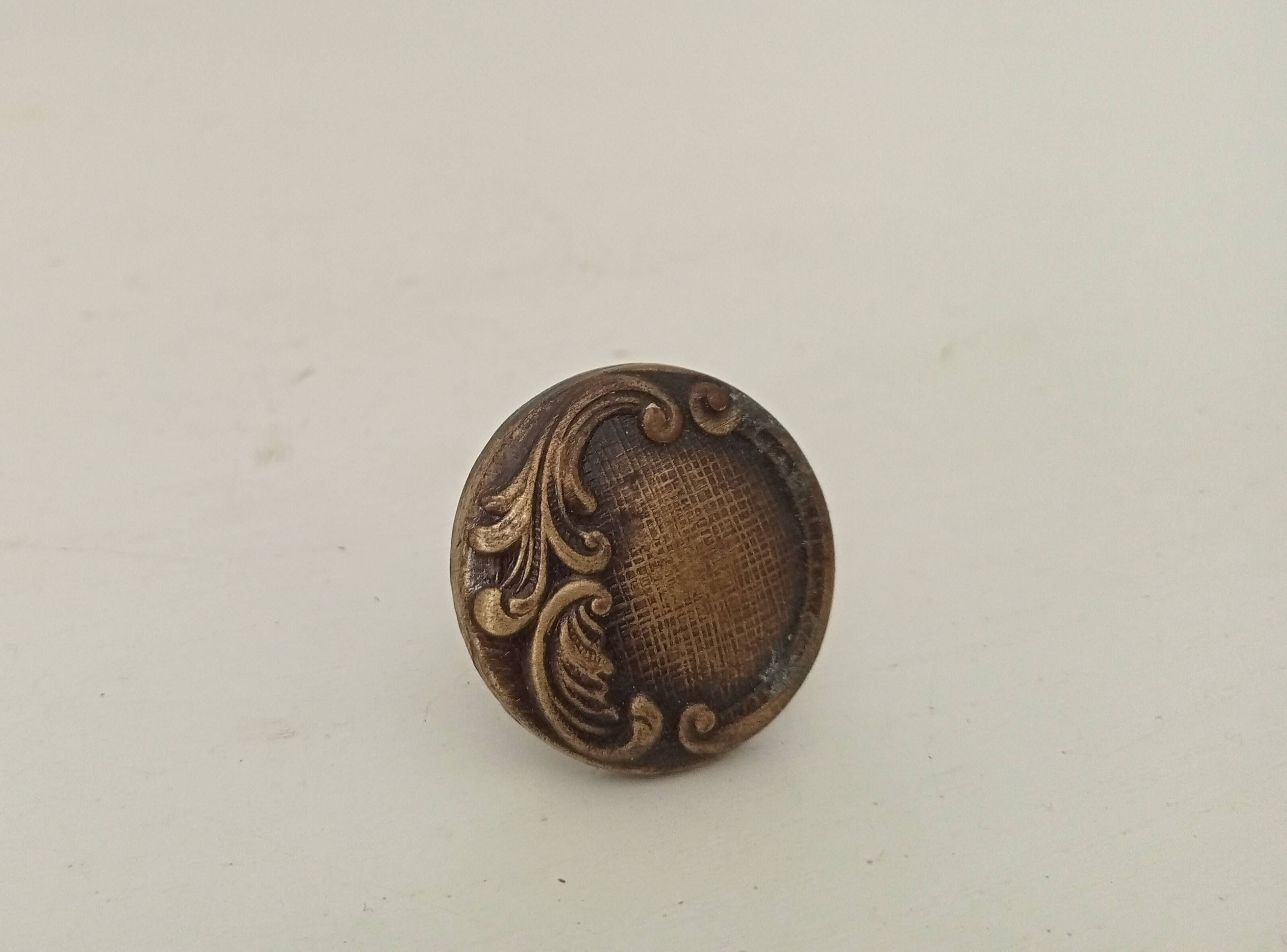 Poignée de meuble ancienne art nouveau en laiton ciselé