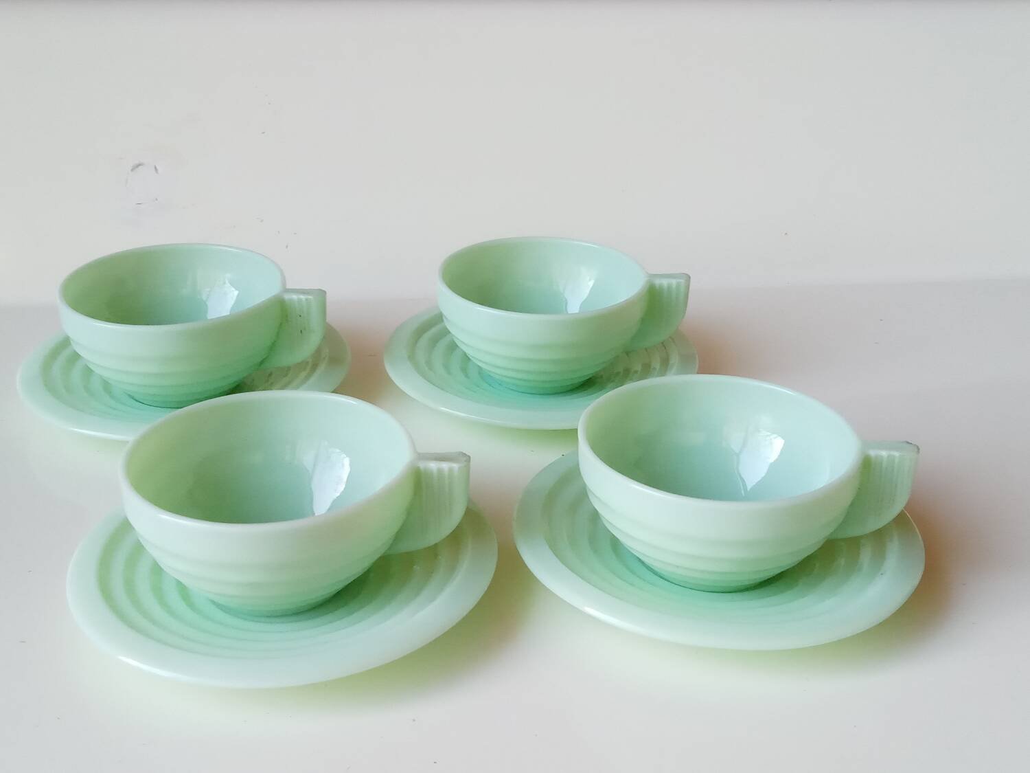 Art-deco opaline cups