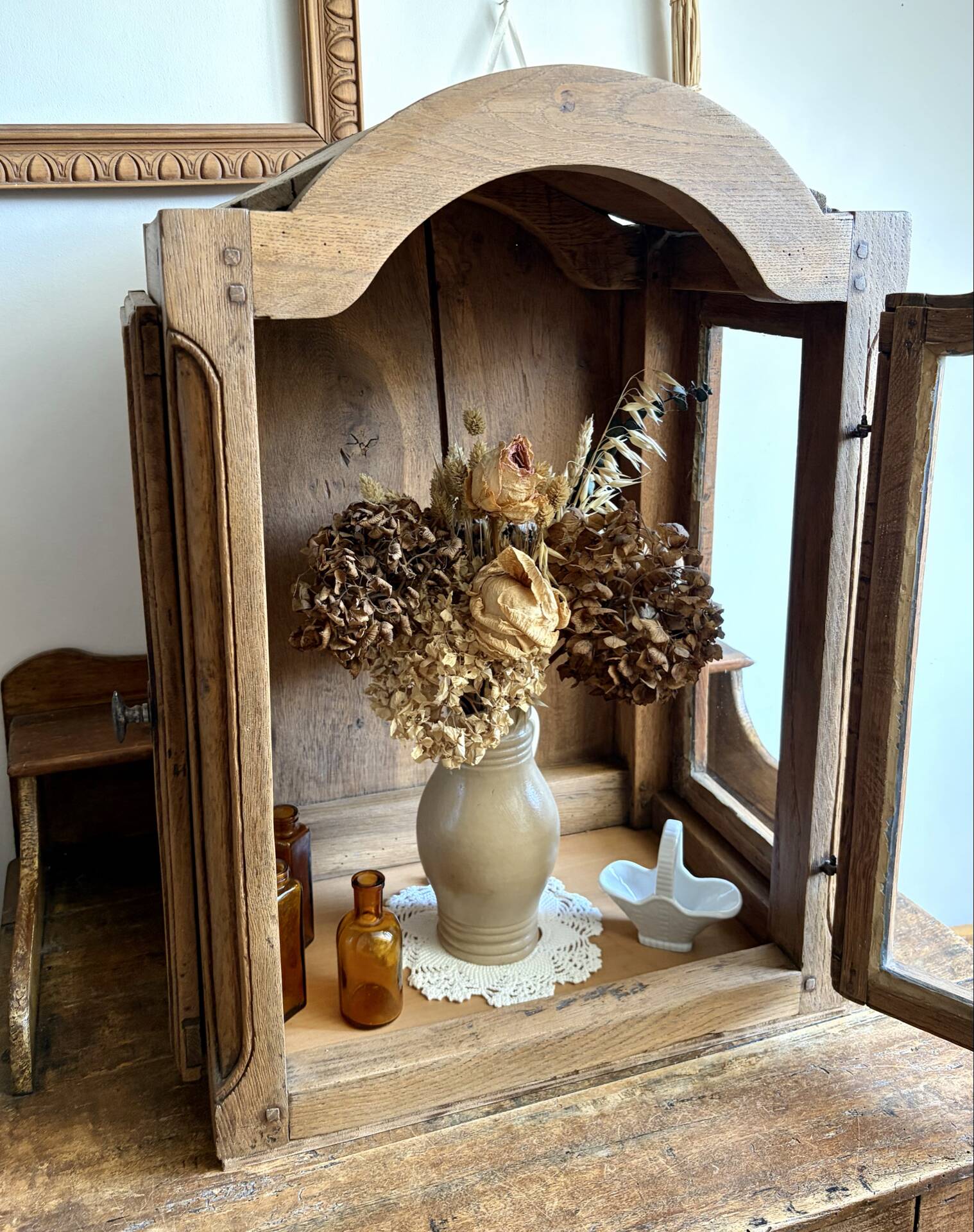 Wooden display cabinet