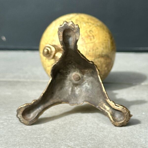 Globe terrestre ancien J.L & Cie   Piètement métal doré   XIXe siècle   20,5 cm