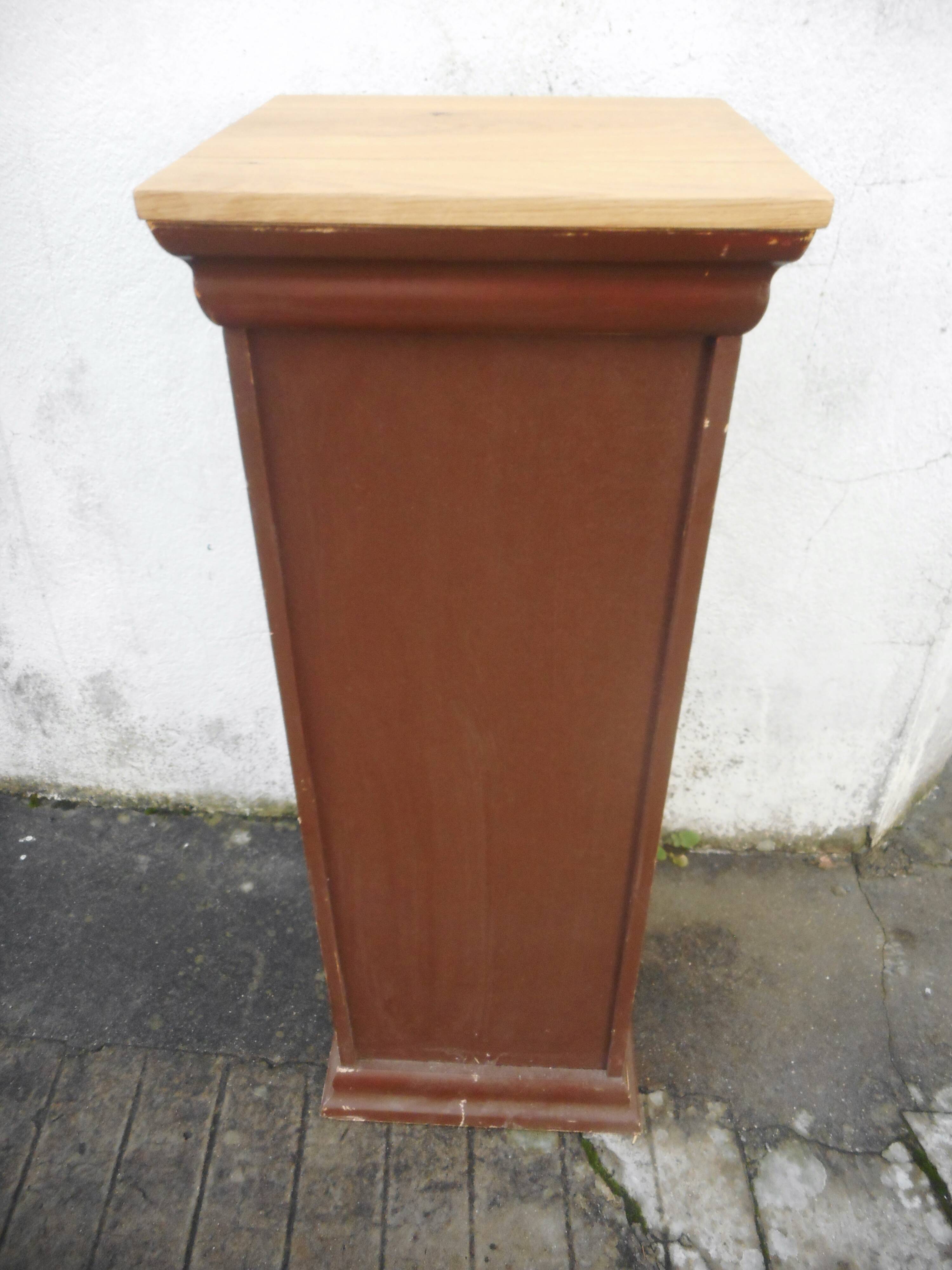 Side furniture, one door with shelves