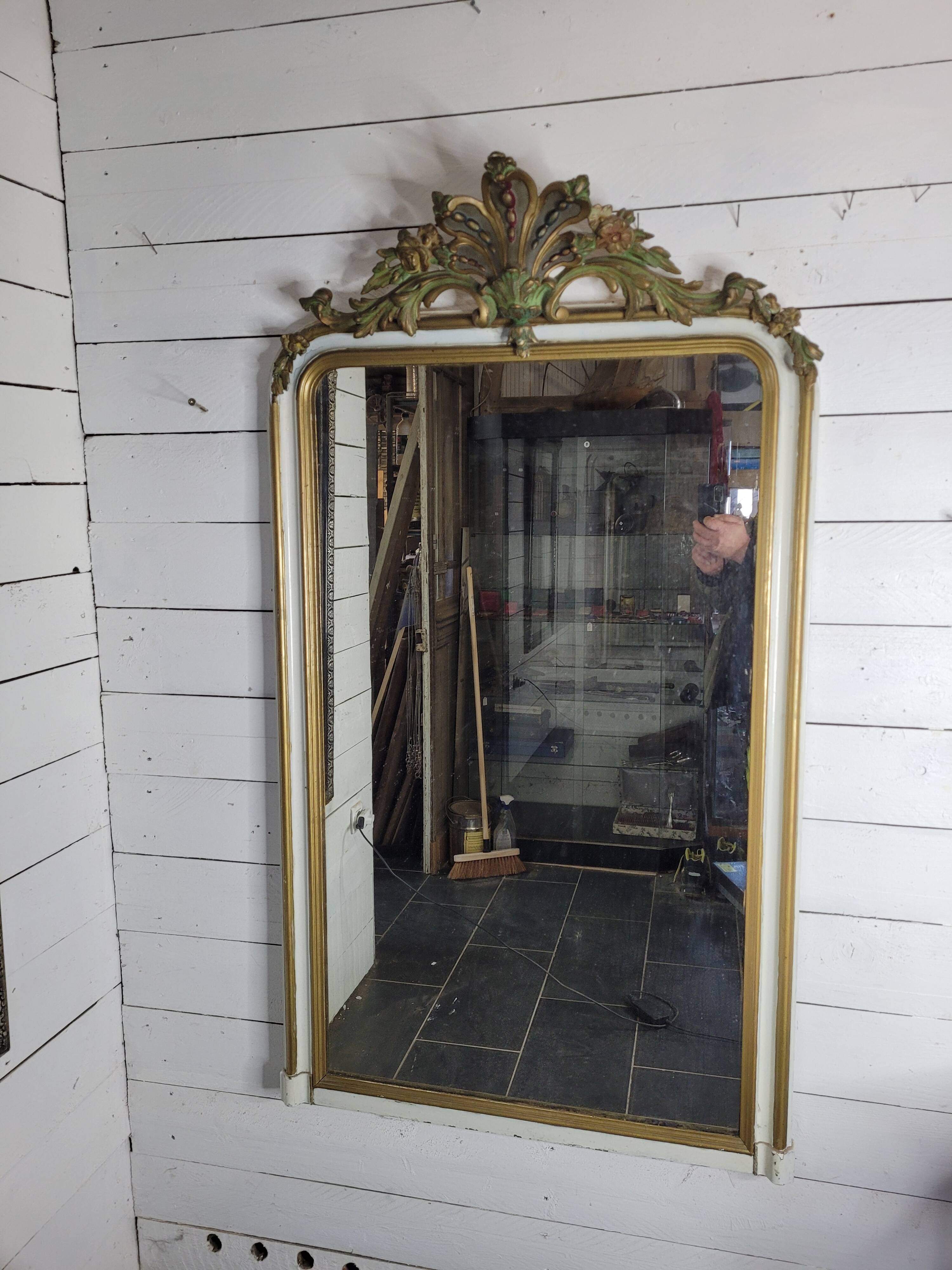 Old Louis XV style mirror with gold and white patina, 145×82cms