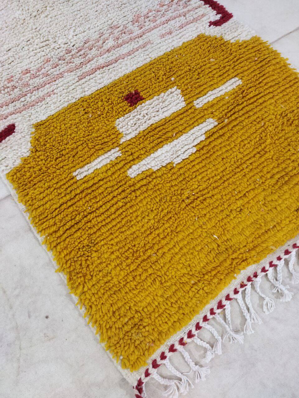 Handmade moroccan berber rug 317 x 80 cm