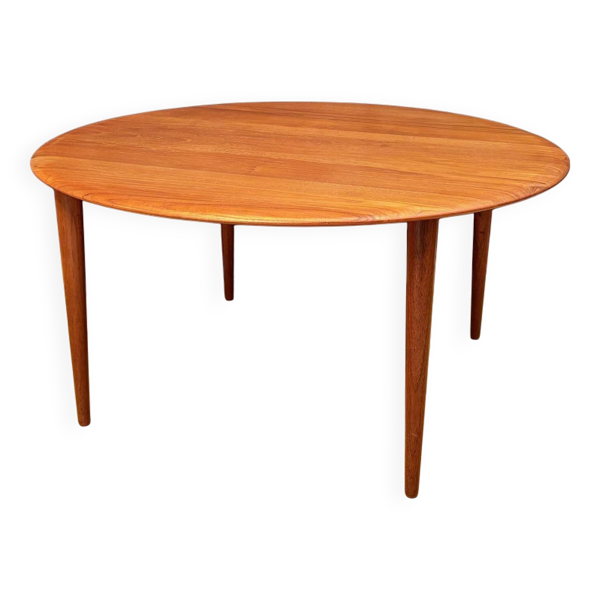Coffee table designed by Peter Hvidt & Orla Mølgaard-Nielsen, France & Søn,
