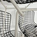 Ensemble de 7 chaises Bertoia noires et blanches pour Knoll International, années 1970