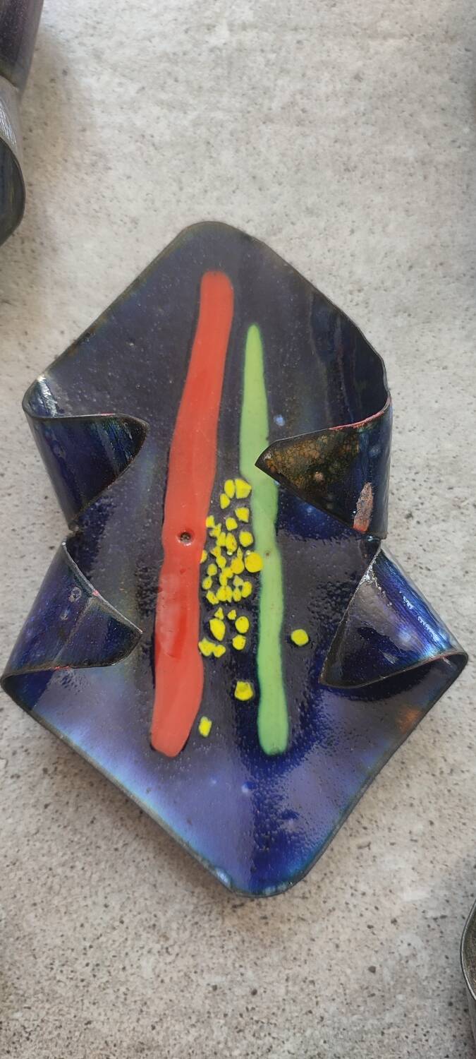 X5 pocket trays in enamelled metal, Italy, 1960s-70s.