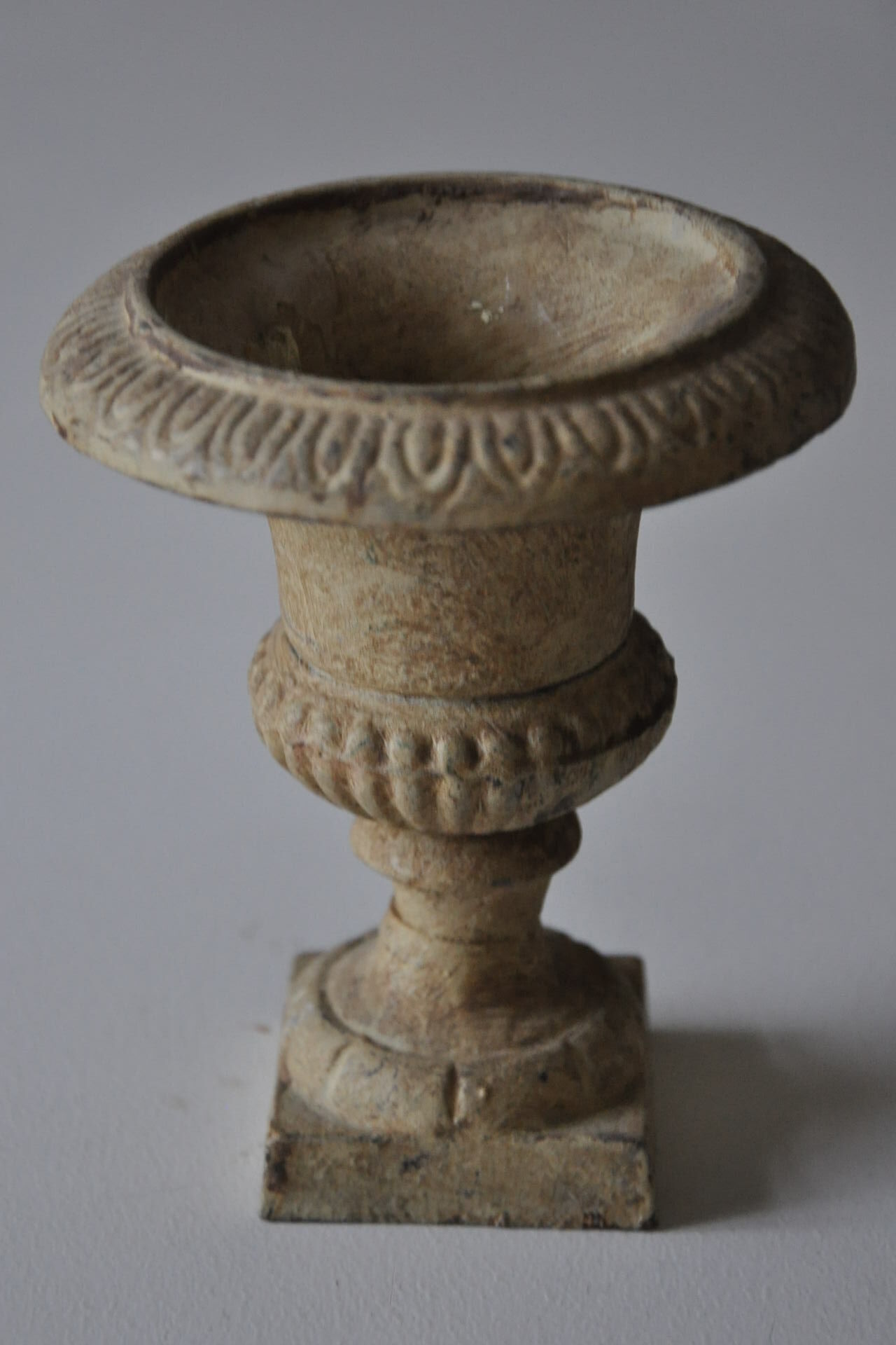 Miniature Medici vase in cast iron